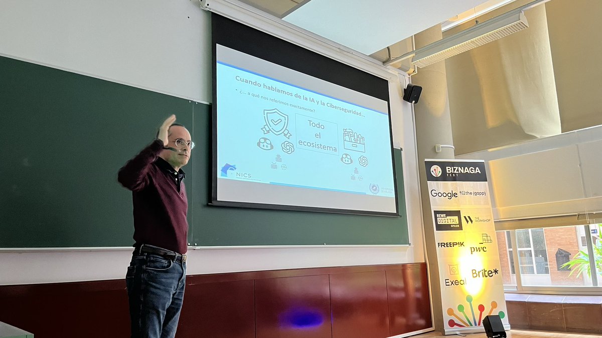 cadirneca's tweet photo. Rodrigo Román Castro de @nics_lab, como no podía ser de otra forma (porque cuando se pone con algo es 360) nos trae una revisión completa de #ciberseguridad e #IA 🙌🙌 @BiznagaFest #biznagafest24 https://t.co/zT5w5C9JFy