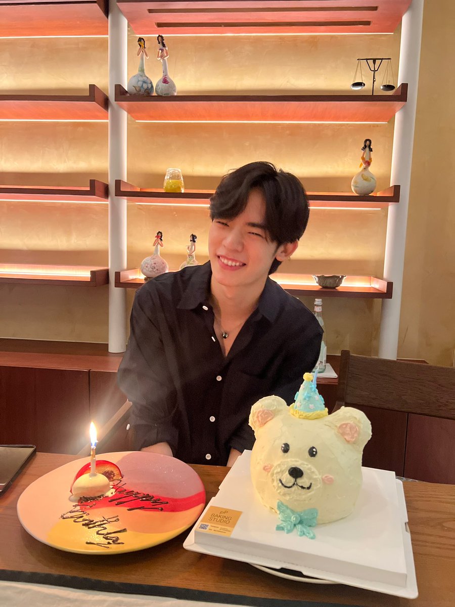 porsuppakarn's tweet photo. Birthday moments, all wrapped up! #porsuppakarn https://t.co/j9LrXMUMcG