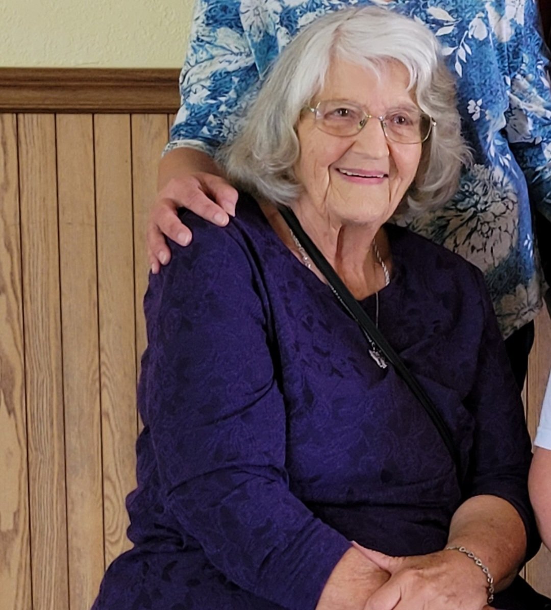 Meli_d81's tweet photo. Today is my grandma's 93rd birthday!!! 🎉 Love her ❤️ https://t.co/ITHsZDehRv