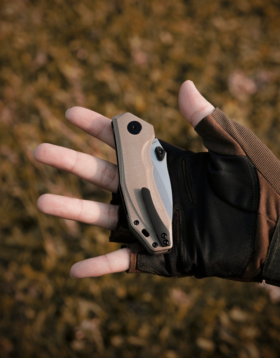 FishPetrified's tweet photo. 🔪 PFP04 Havrog，
Featuring a 3.15" K110 blade for precise cuts, the Havrog is designed for efficiency. Equipped with a thumb stud for smooth, one-handed deployment.

Havrog Designer:@crazy_hedgehogs

FEEL THE POWER, RESPECT NATURE!

#PFP04Havrog #EDC