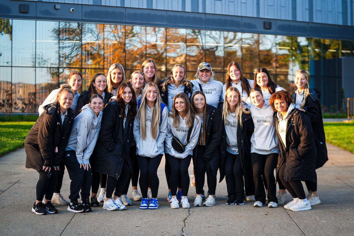 💙🤍2024 Indiana State Homecoming Parade!! 

#MarchOn | #SycamoreHoCo24