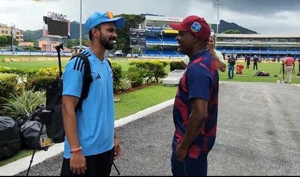 Aadhityaa_Kumar's tweet photo. Brian Lara🎙️ ~

"Ruturaj shows that you can play Good cricket shots and still score Big runs. And that’s what I'm proud of as a batsman. It's treat to watch him bat" !! 

#RuturajGaikwad earning respects and credits from the Legend Lara 💯💯💛🌟🙏 #Ruturaj https://t.co/5XCtR8OZrm