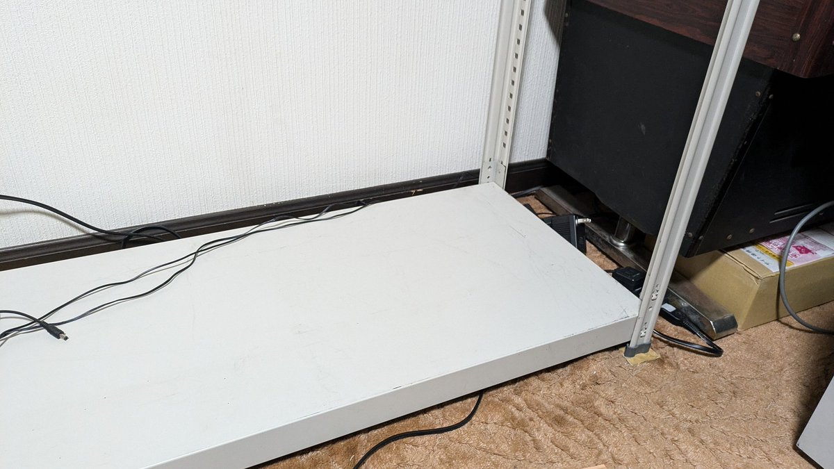 9jX4yk9cyGXIYyB's tweet image. 嵩上げする為、棚を整理し直し中💦😅