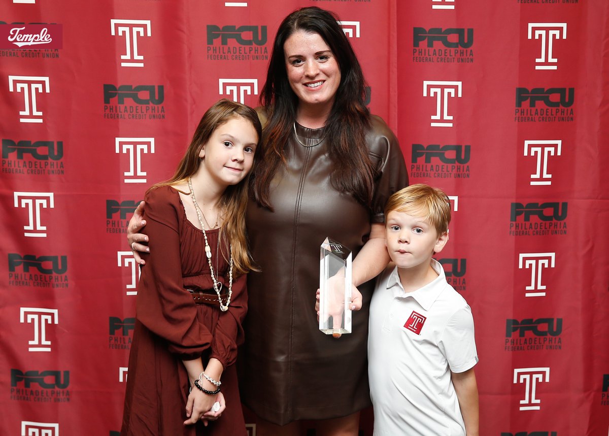 Temple_VB's tweet image. Last weekend Temple Athletics officially introduced its Hall of Fame Class of 2024 and TUVB alumna Alison Runk ('05) took her rightful spot in the exclusive class!

#CherryOn #TempleVolleyball #Philly #TempleTuff #HallofFame