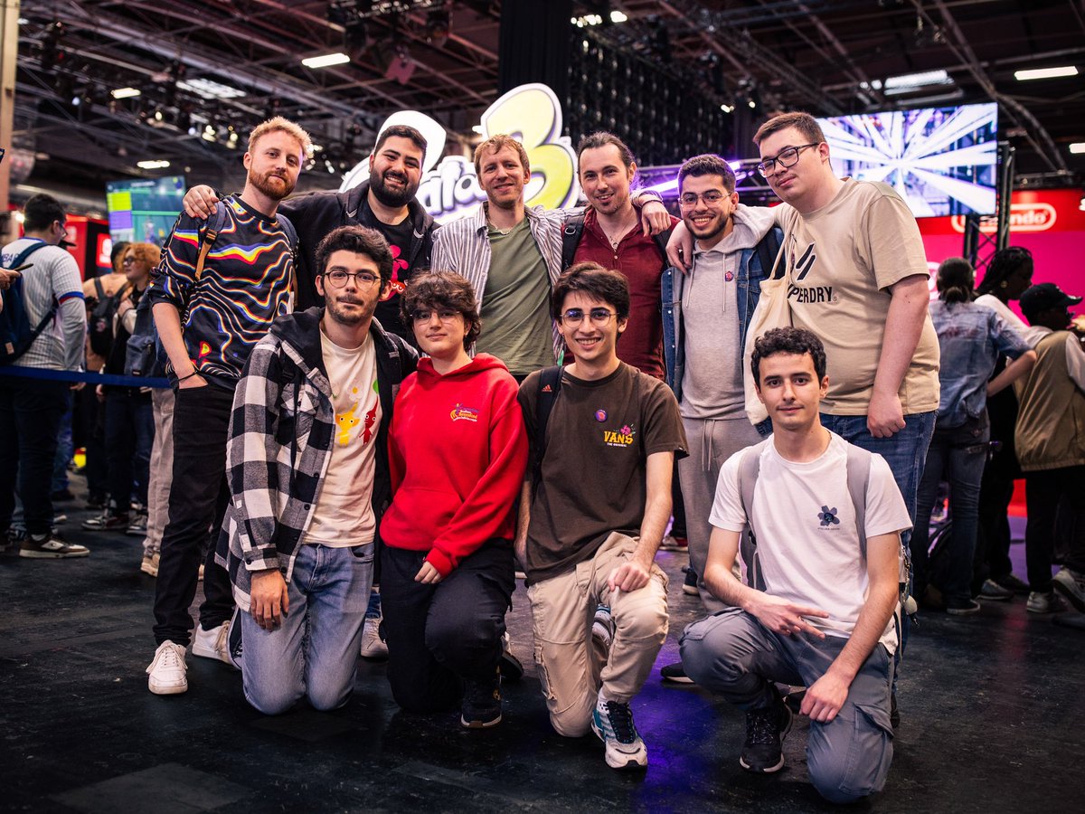 eSportBrosTV's tweet image. Une partie de l’équipe d’ebTV était présente pour cette #NintendoPGW ! 🤩

Un chouette moment avant le début de la ligue ce lundi 💪
