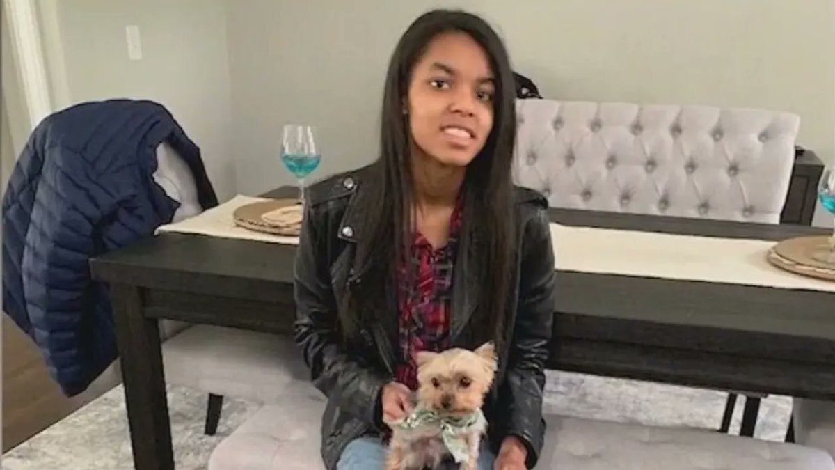 Authorities in Rockdale County have been looking for 20y/o Chloe Cooper who disappeared after getting in an Uber in Conyers earlier this week. 

She's 5ft 9in about 110 pounds with long black hair and brown eyes. She was last seen getting in an Uber on October 21st. RT &amp; SHARE
