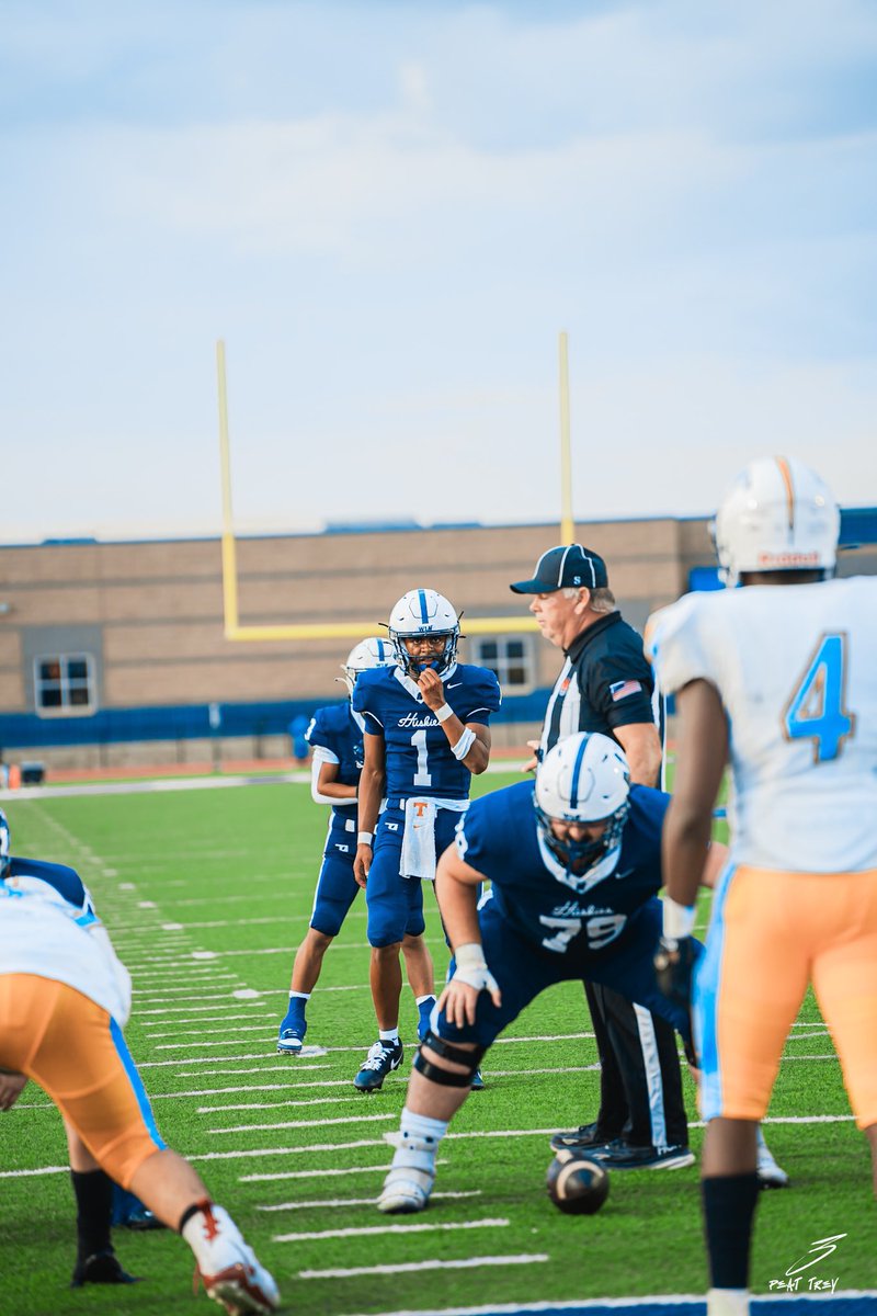 Chauncey Cravens has put together one of the strongest months of football I have seen. Over the last 4 weeks he has 1,168 yards 9 TDs and a completion percentage of 65%. 

Proud of QB1

Oklahoma has a TON of great QBs but our young sophomore is showing he belongs in the group.