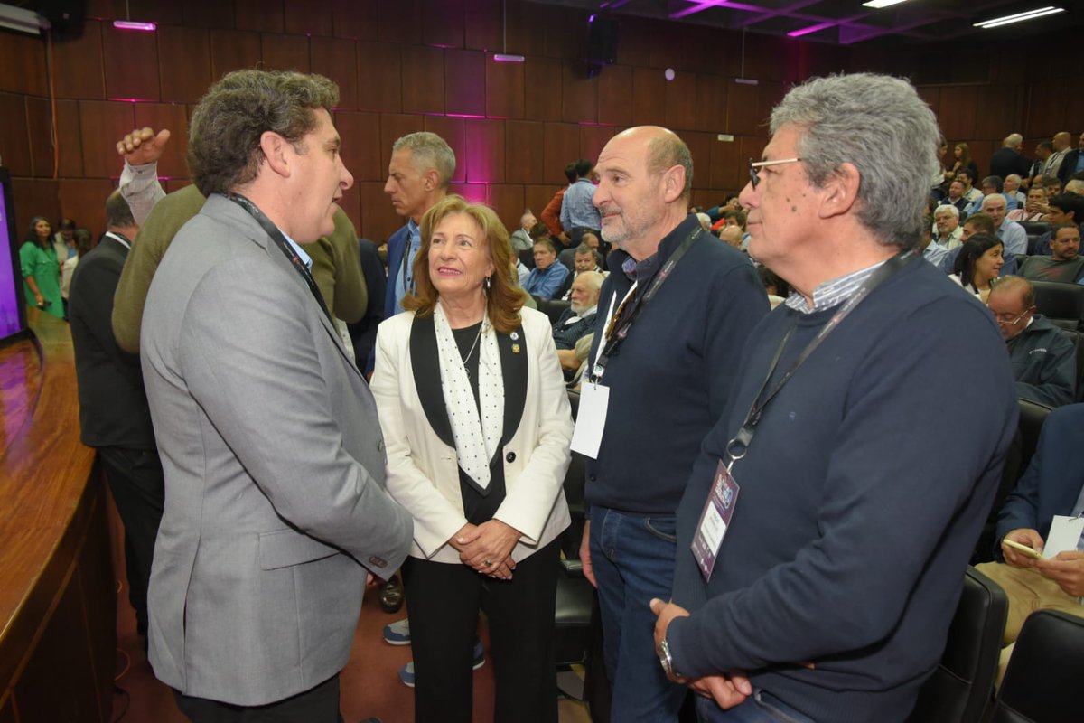 ✅️  Se llevó a cabo la Jornada estratégica "El futuro del vino argentino".

🍇 Con la participación de destacados expositores, como Andrés Malamud, Gustavo Dominguez, Guillermo y Luis Gutierrez, el encuentro se llevó a cabo en la Facultad de Ciencias Económicas de la UNCuyo.