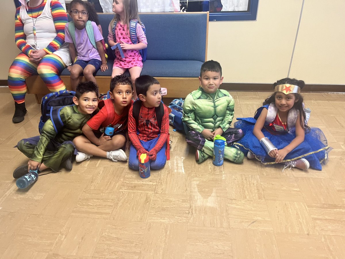dinorahdlt's tweet photo. We had such an amazing week at @PillowPanthers celebrating Kindness &amp; Literacy Week 📚☺️

@katrinabailey08 
@LaKesha_Drinks 
@AustinISD https://t.co/6BdYQrjLyu