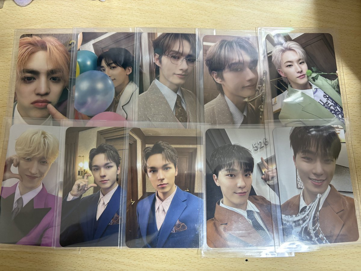 1004_hani_hani's tweet photo. @YEONJUN_i3 初めまして、検索から失礼いたします。
1枚目所持している、ジュン/ディノ4枚のうちいずれか3枚と画像お借りいたしました2枚目💕3枚との交換は可能でしょうか？
ご検討の程宜しくお願いいたします🙇🏻‍♀️ https://t.co/rB75FhKhXh