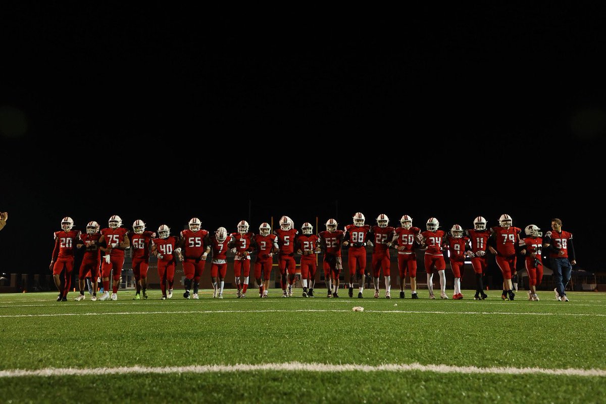 BlakeMuller_'s tweet photo. Not enough words to describe what these young men have meant to Holland Football. From being called upon to lead a varsity team as sophomores who had their season cut short to now leading the program to its first winning season in seven years. We’re so proud of you all. #GoDutch https://t.co/hsp4d8mDF1