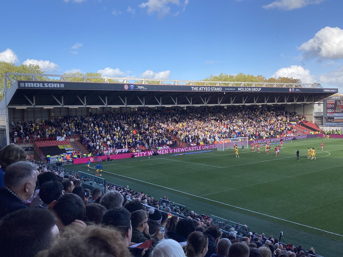 Thanks to the RBL and a good mate, i had the privilege of representing the <a href="/BritishArmy/">British Army 🇬🇧</a> and MoD Abbeywood at the <a href="/BristolCity/">Bristol City FC</a> <a href="/LUFC/">Leeds United</a> game this avo.

The crowd were awesome and very generous in their support.

Just needed a Leeds win for the perfect day.

#servicebeforeself
#MoT