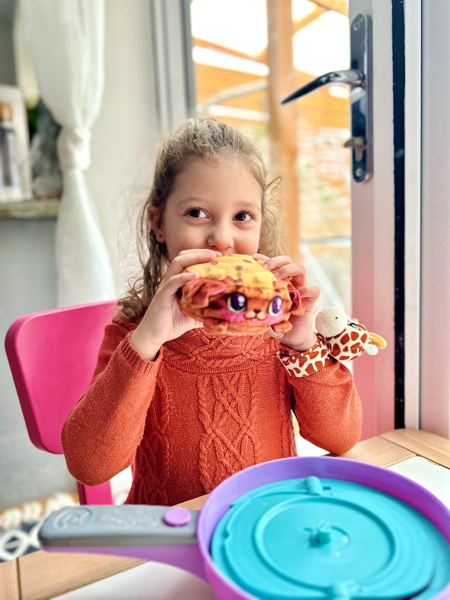Watch their face light up! 🥞✨ The pancake reveal in our Cookeez Makery kit was pure magic - now it's bedtime bestie! Thank you <a href="/MooseToys/">Moose Toys</a> <a href="/ComeRound/">Come Round</a> #CookeezMakery24 #MooseMagic