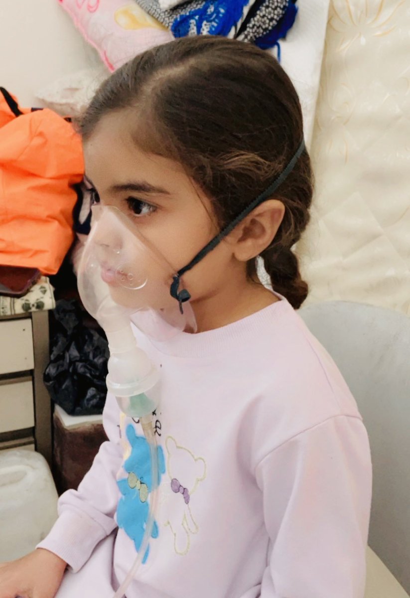 liliaaade's tweet photo. SVP RT ET FAITES DES DONS.
La petite sœur d’Ahmed a des problèmes respiratoires. Ils ont besoin de vos dons pour se soigner et se protéger de l’hiver.
https://t.co/VbmIorhWpp https://t.co/jhrynVinpX