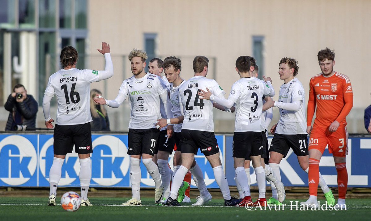 B36 F.C. Torshavn (@b36) on Twitter photo ⚽️⚽️⚽️ 3-0 victory in the last leaguematch with goals from Søjberg, Dalügge and Johansen.
Next up is the cupfinal 🇫🇴🏆 vs local rivals HB Tórshavn.
… Saturday 2nd of November at 19:00
#viteruB36 🤍🖤
<a href="/AndyRobsonTips/">🎩 Andy’s Football Tips</a> 🟡 ⚽️⚽️⚽️ 3-0 victory in the last leaguematch with goals from Søjberg, Dalügge and Johansen.
Next up is the cupfinal 🇫🇴🏆 vs local rivals HB Tórshavn.
… Saturday 2nd of November at 19:00
#viteruB36 🤍🖤
<a href="/AndyRobsonTips/">🎩 Andy’s Football Tips</a> 🟡