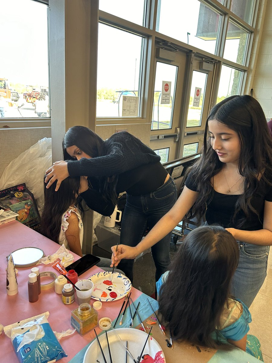 The Multicultural Club had a great time at the Día de los Muertos Festival at ABS! #GritandGanas #LHSMulticulturalClub #LockhartLeading
