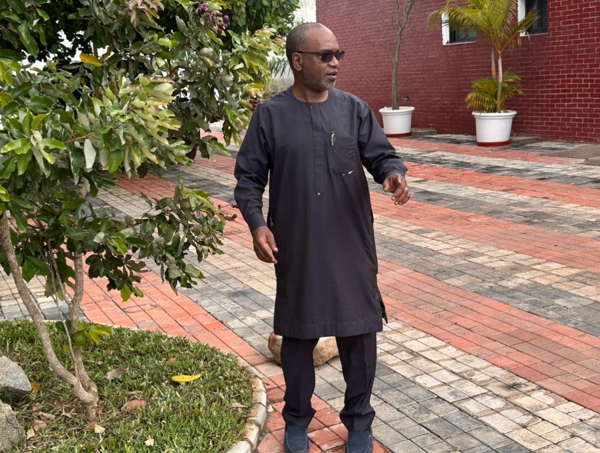 Alpha Barry tweet media