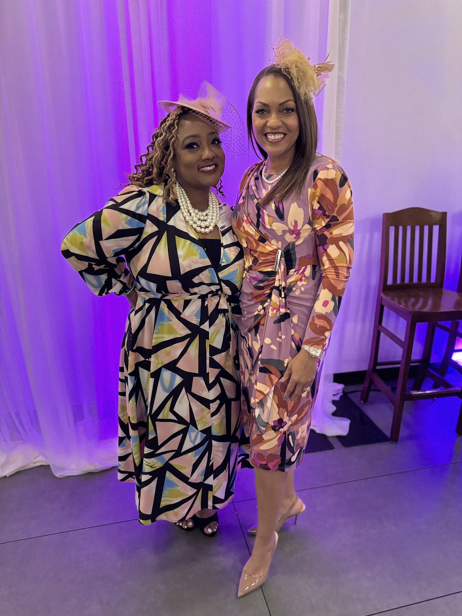 DrShaunteMorris's tweet photo. The women who win are the ones who make deposits in others.  ~@PrincipalAuntie #SHEsharpenedME #IronSharpensiron
#ChampionshipFOCUSED
#WinningSeason #TCWSE 🌸 #FallMixer https://t.co/BKC0DVt0ED