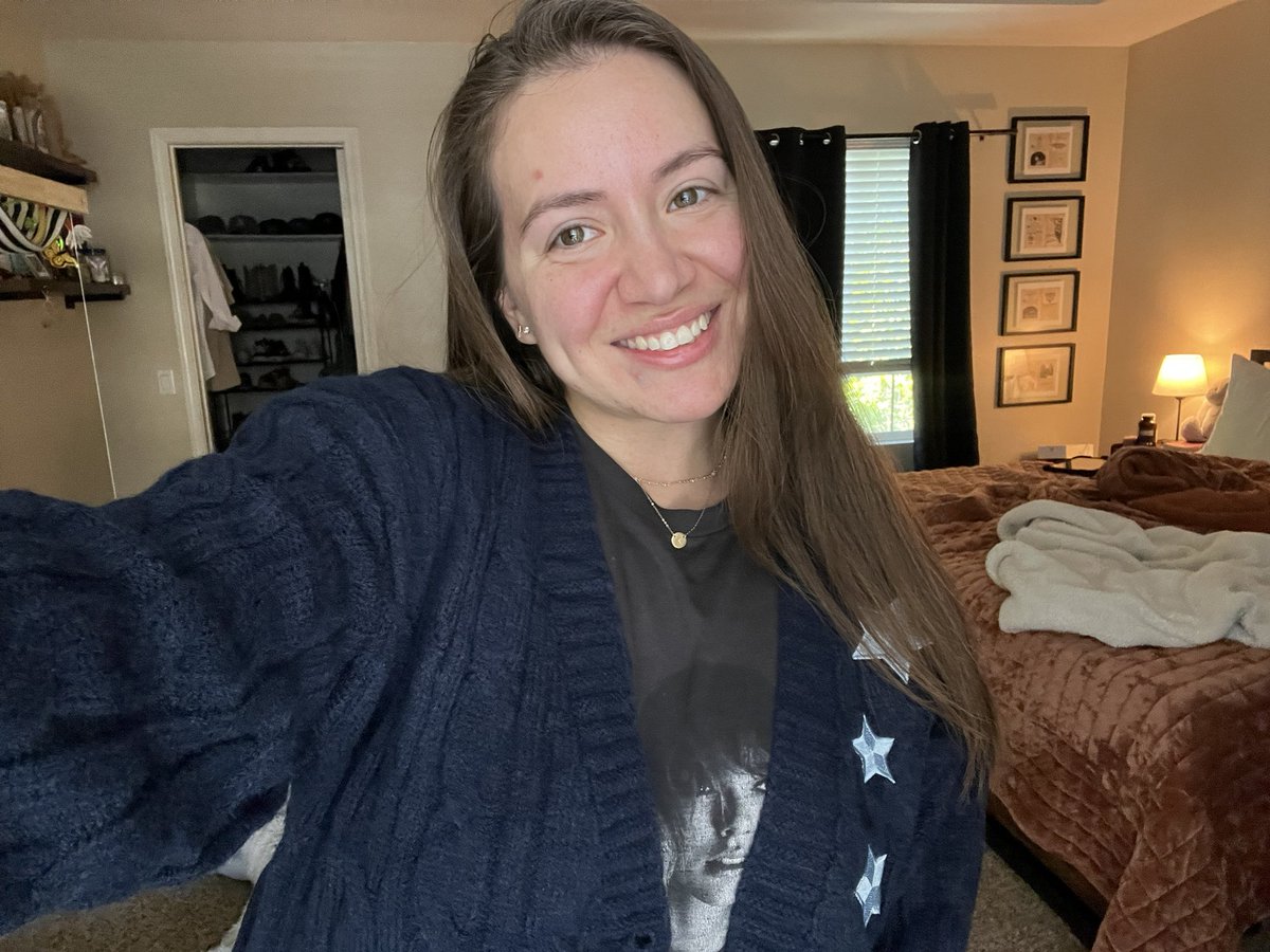 naylortation13's tweet photo. All of me changed like ๐ซmidnight๐ซ
so obsessed with this cardigan!!
@taylornation13 @taylorswift13 #TSmidnighTS #2YearsOfTSmidnighTS https://t.co/TVyX6Ol9Vz