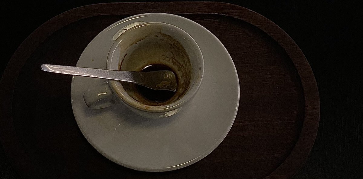 vpllu1's tweet photo. every time i sip on my favorite coffee i'm like oh yeah i forgot this has the power to save my life. https://t.co/5gF5ePpKT7