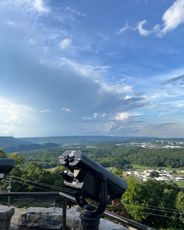 Peaceful weekdays on Lookout Mountain ❤️ Looking to avoid crowds? Visit us on weekdays, or on a morning or evening tour!