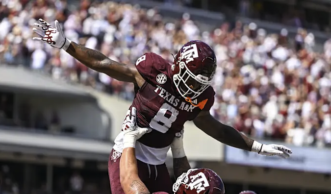 OddsTrader_'s tweet photo. 🏈 LSU vs. Texas A&amp;M 
Two red-hot teams collide as LSU visits Texas A&amp;M on Saturday. Here’s our preview and picks: https://t.co/ZDrVoYimY8

#NCAAF #OddsTrader https://t.co/3cwH3Q4L4Q