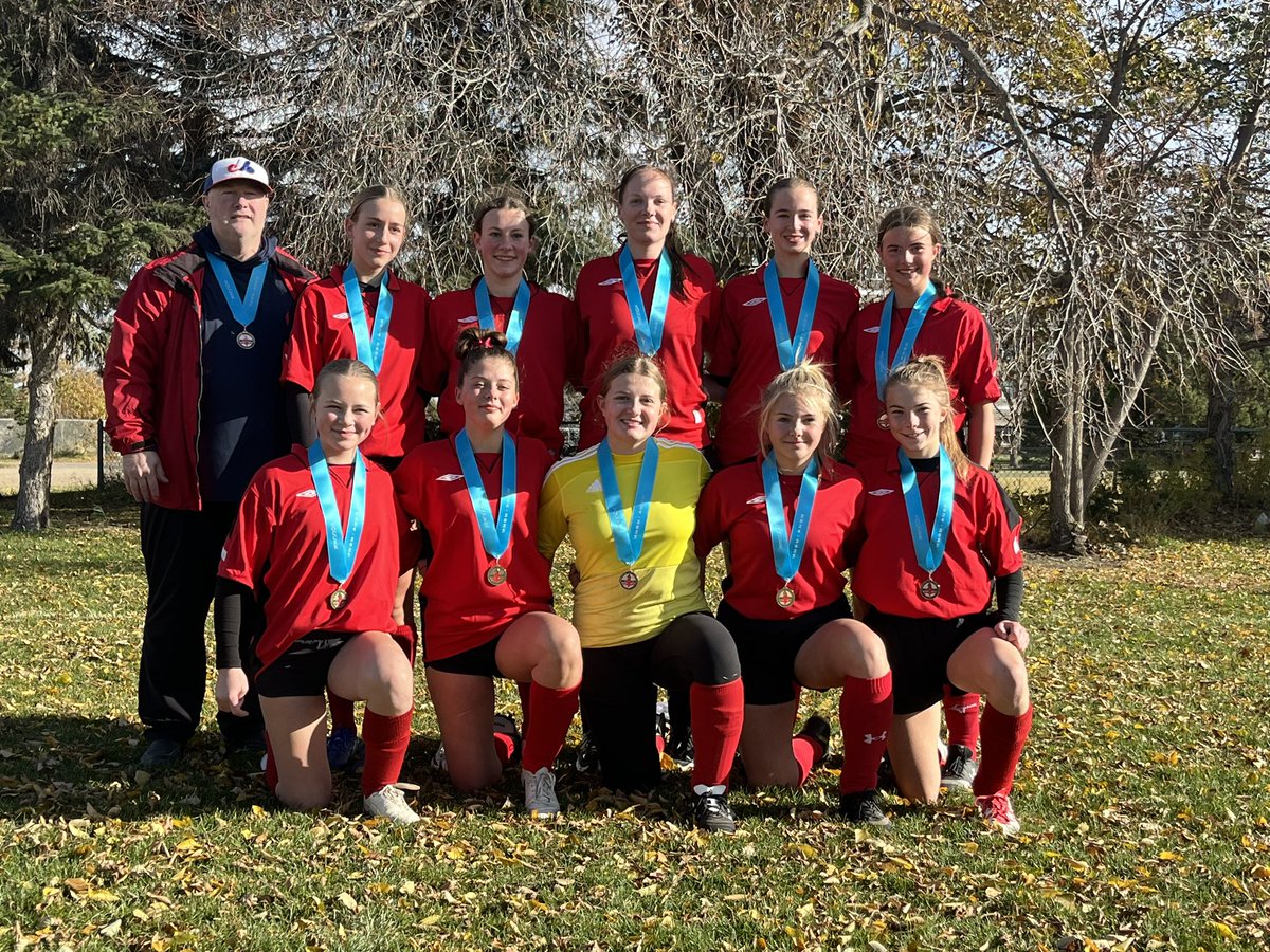 Congrats to the <a href="/MuensterCougars/">Muenster Cougars</a> on their bronze medal today at the <a href="/shsaasport/">SHSAAsport</a> 3A girls provincial soccer championship! Great effort girls! #cougars #lancers
