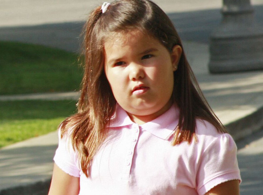 GossipRoomOff's tweet photo. 🚨 Une bien triste nouvelle. L’actrice Madison De La Garza, 22 ans, alias Juanita Solis dans la série "Desperate Housewives" annonce avoir perdu son premier enfant :

 "Après une césarienne d'urgence le 27 septembre, Ryan et moi avons tenu notre petite fille dans nos bras pour la première et la dernière fois. Merci, Xiomara, d'avoir fait de nous les parents de l'ange le plus parfait du ciel. Maman et papa t'aiment, ma douce fille." 💔 (via Instagram)