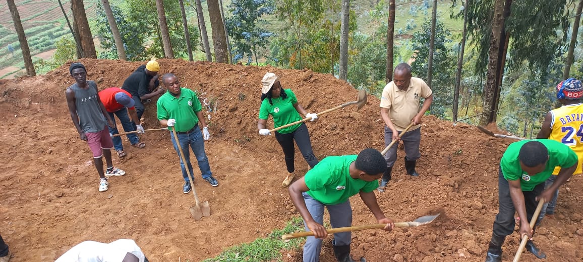 IFAWE2024's tweet photo. Today, on 26th October 2024 IFAWE( Inventiveness on Family Welfare in a safe Environment) built composts and started the campaign on the waste management and planting trees. https://t.co/MJlesJB9hu