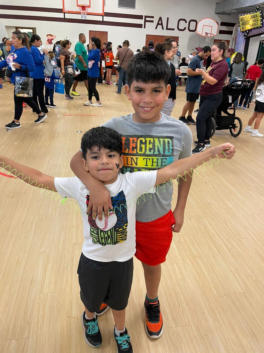 LFCISDFamEngage's tweet photo. We love our Community! Great participation and energy in the Leo Aguilar 5k event and Community Health Fair! #OneCommumity @44LAFoundation @LosFresnosCISD @jmcdonough33 https://t.co/ISQu9pdNGK