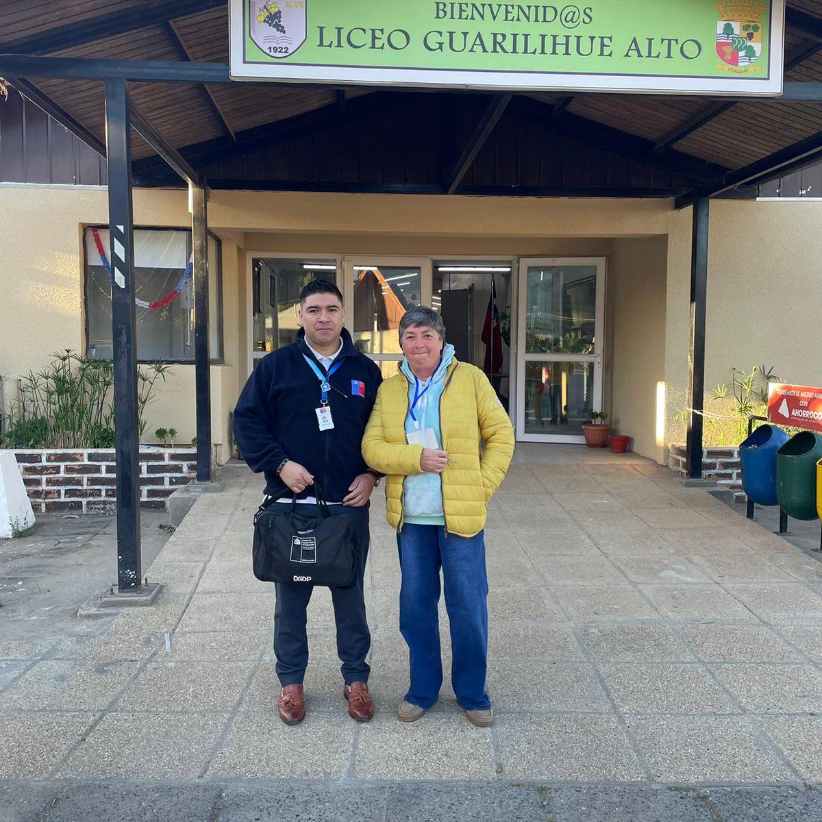 RegCivil_Nuble's tweet photo. #Buenas tardes nuestros/as funcionarios/as se encuentran instalados  en los diversos locales de votación de #ñuble cumpliendo su labor de Expertos/as en Identificación. 
#Elecciones Regionales y Municipales2024 https://t.co/cJliWFmsq6