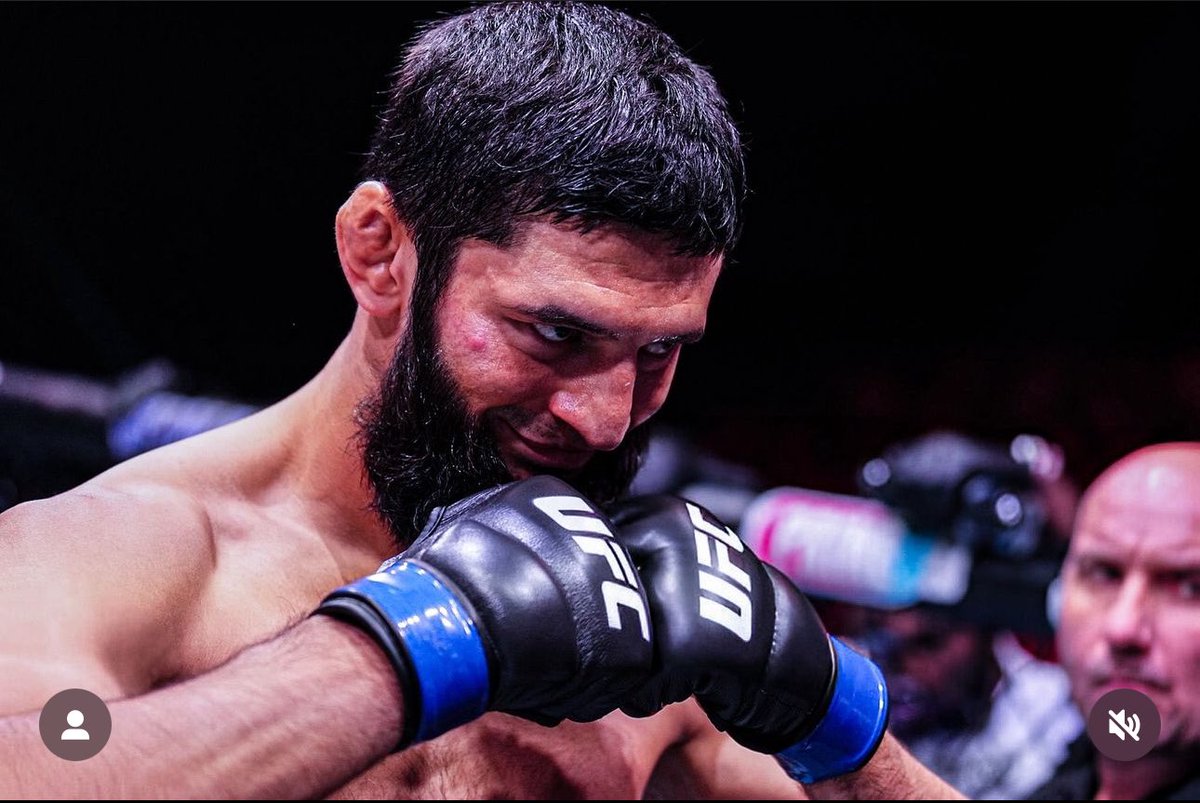 MMArena_'s tweet photo. 🚨🚨 KHAMZAT CHIMAEV AURAIT CASSÉ LA MÂCHOIRE DE ROBERT WHITTAKER SUR LA SOUMISSION 😳

Effrayant https://t.co/v5DoXoDL6o