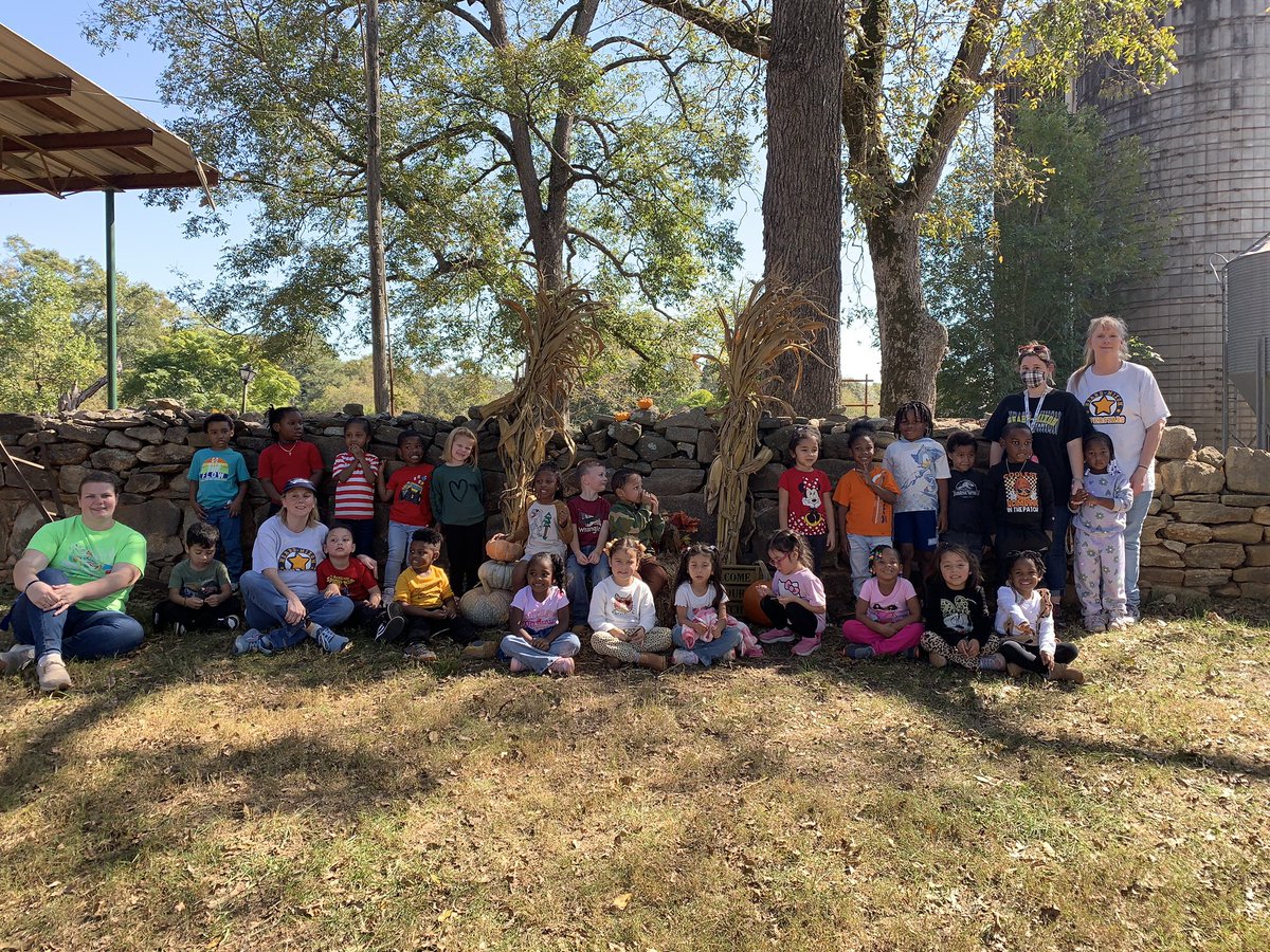 brewerkhm's tweet photo. @HeardMixon PreK students had a great time visiting Big Sandy Creek Dairy in Madison.We learned about dairy farms, got a pumpkin, took a hayride to feed the cows, and we got to see our adopt a cow program calf, Cheddar! We had a GREAT time! #hmesgoodtogreat #onenewton https://t.co/X4fnAVGZy0