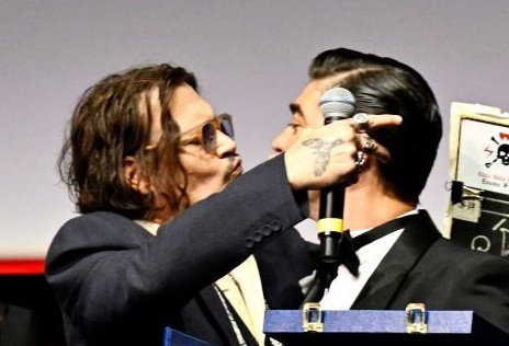 Inspired with Johnny Depp tweet media