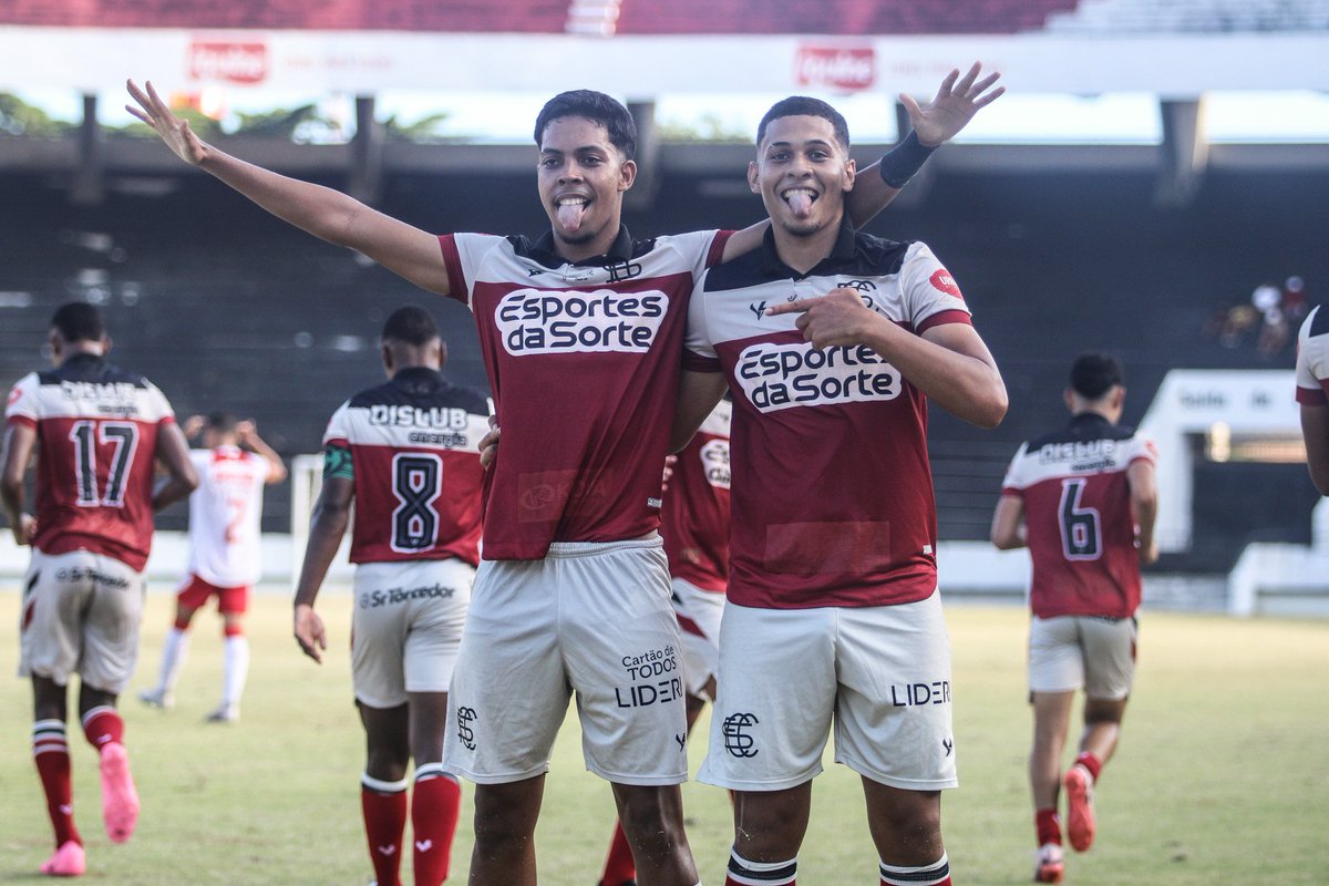 SantaCruzdeBase's tweet photo. #Sub20 | Neste sábado (26), jogando no estádio do Arruda, o Santa Cruz empatou com o Náutico por 2x2 pela 5ª rodada da Copa Pernambuco sub-20. Os gols da Cobra Coral foram marcados por João e Lucas Fabiel. 🤞🏼🐍

📸: @fotografaevelyn https://t.co/XeJphTLFsJ