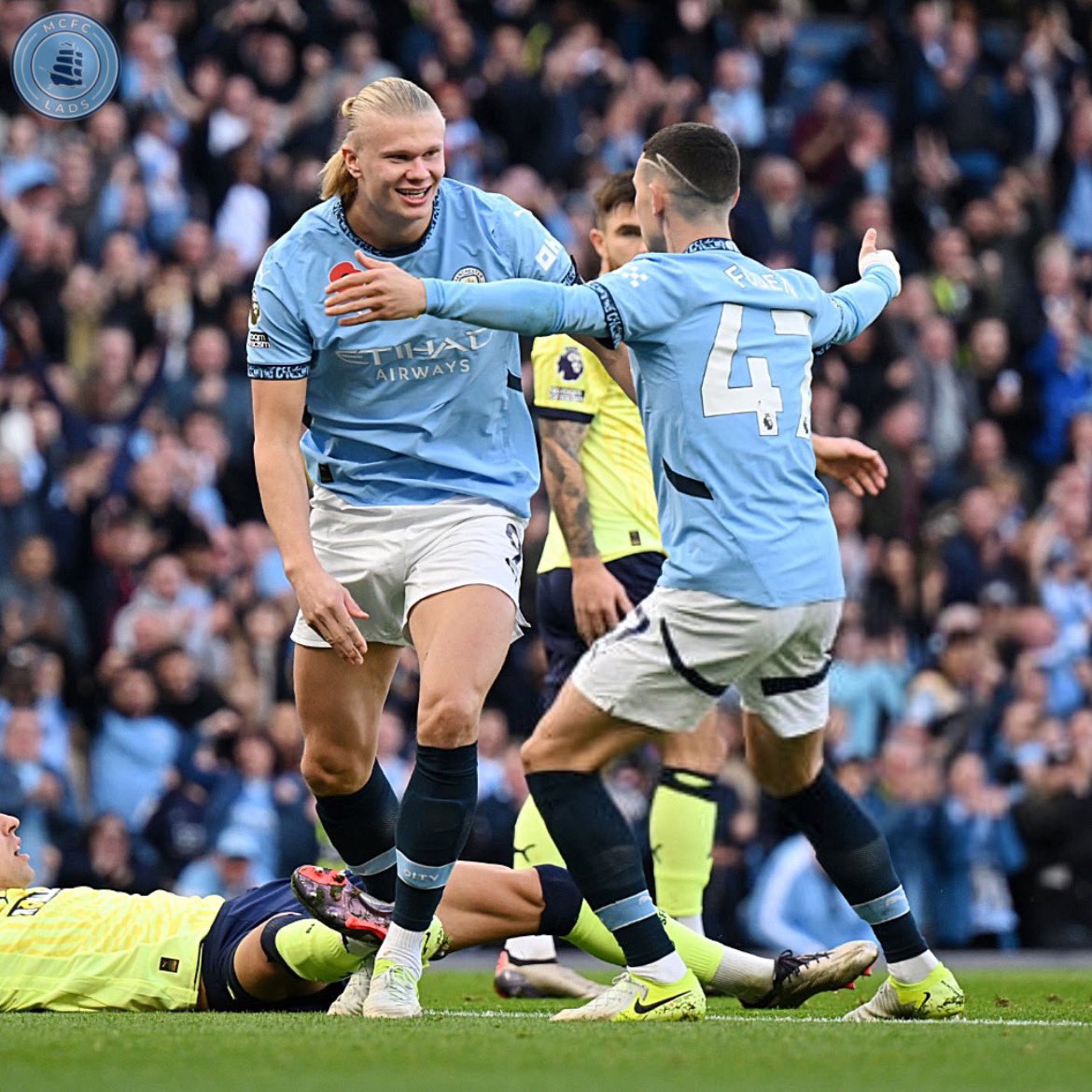 𝐅𝐔𝐋𝐋 𝐓𝐈𝐌𝐄| #ManCity 1-0 #Southampton 

Thoughts on the game? 🤔