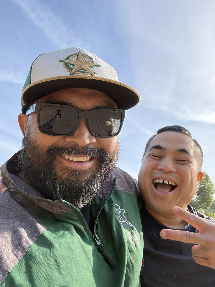 Always a special day to run into our favorite Sports photographer <a href="/mrpotatojimmy/">Jimmy</a> <a href="/MtSAC_XC/">Mt.SAC Cross Country</a> invitational!  #MtSACInvitational