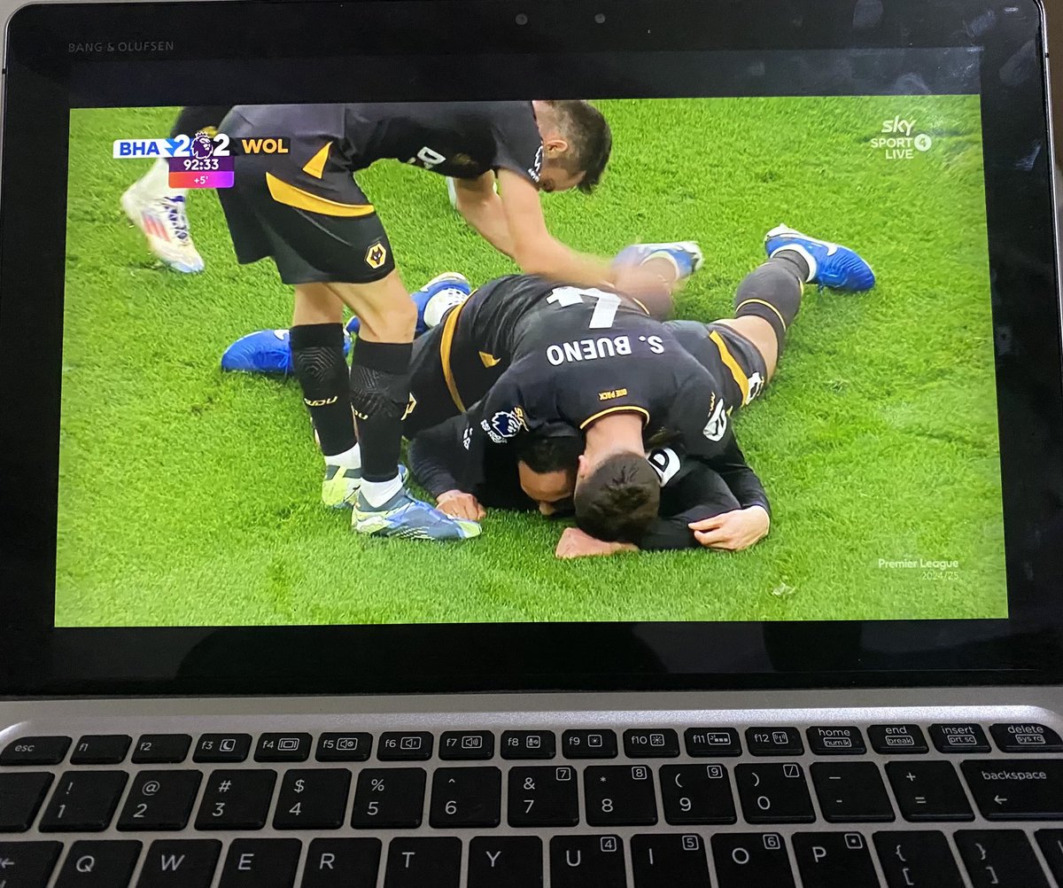 brintonmarcus's tweet photo. What is DSTv yet I found a free website😅😂😂😂 https://t.co/pUyxMl8cbU
