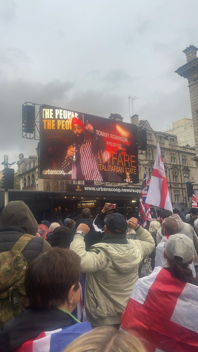 kingkapoor72's tweet photo. Today at Rally of Patriots to Unite The Kingdom by @TRobinsonNewEra https://t.co/tyjhrrk2Wa