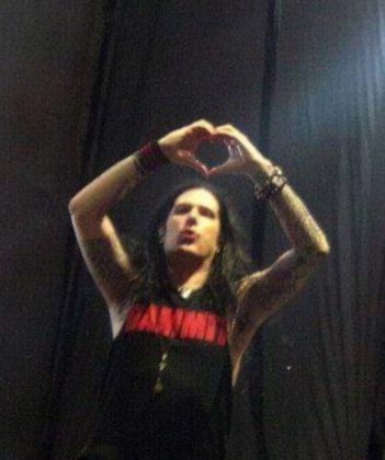 SoCal_MusicFan's tweet image. Big Love 🫶 for the One and Only Todd &apos;Dammit&apos;! ❤ @todddammitkerns 
Credit photo owner📷
#ToddKerns #Superstar #Top