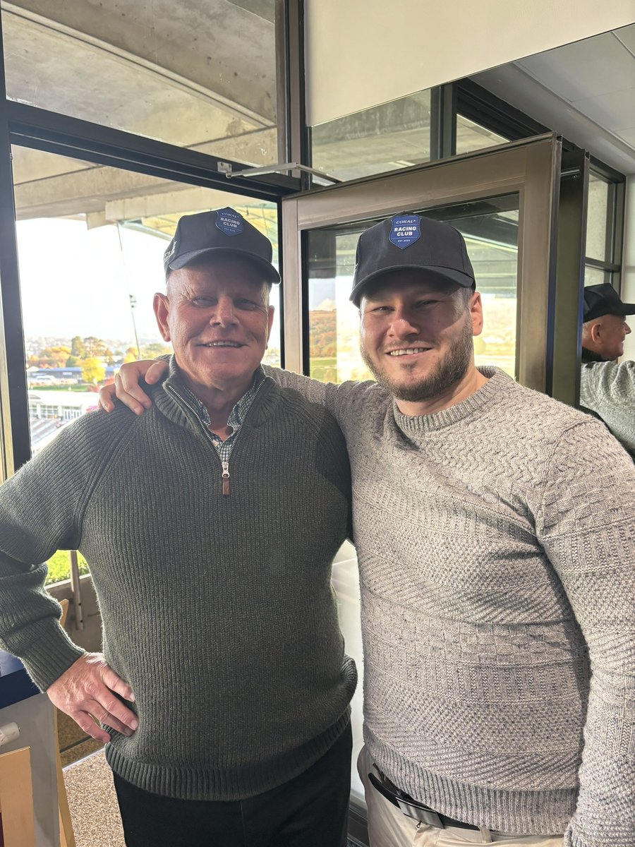 SpaaaaaarKY's tweet photo. @Coral had a great day at the coral box at Cheltenham, won some free stuff thanks to Zoe https://t.co/4vuOLAJT8h
