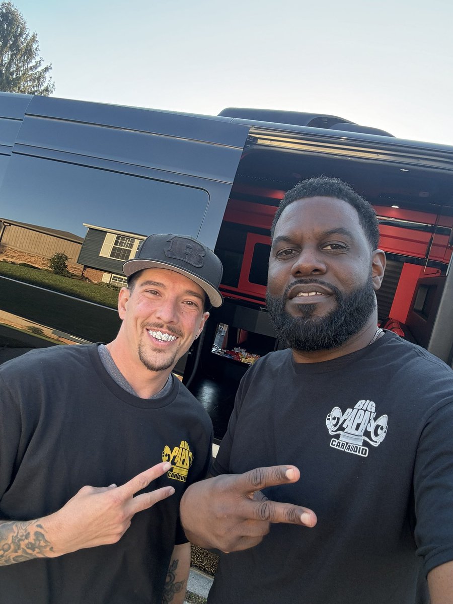 PrideCharters's tweet image. Always a great time with my bro, the one and only @that_1_mailman ‼️‼️ Thanks for enjoying the ride with us! Big S/O to my guys @3ballcook with @cegevents513 for making the connection and road manager @bradwilliams36 !! Let’s keep pushing to make Cincinnati great!! 💪🏾💪🏾