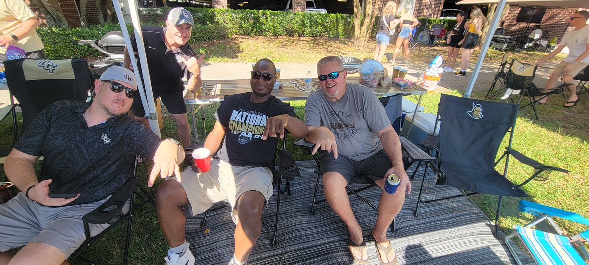 VThrust's tweet image. Greetings from University of Central Florida, waiting to watch my favourite football team UCF Football soon. The time is 11:23hrs right now, that will be 17:23hrs in my Country Botswana 🇧🇼 right now, a 6 hours difference. GO KNIGHTS CHARGE ON!!