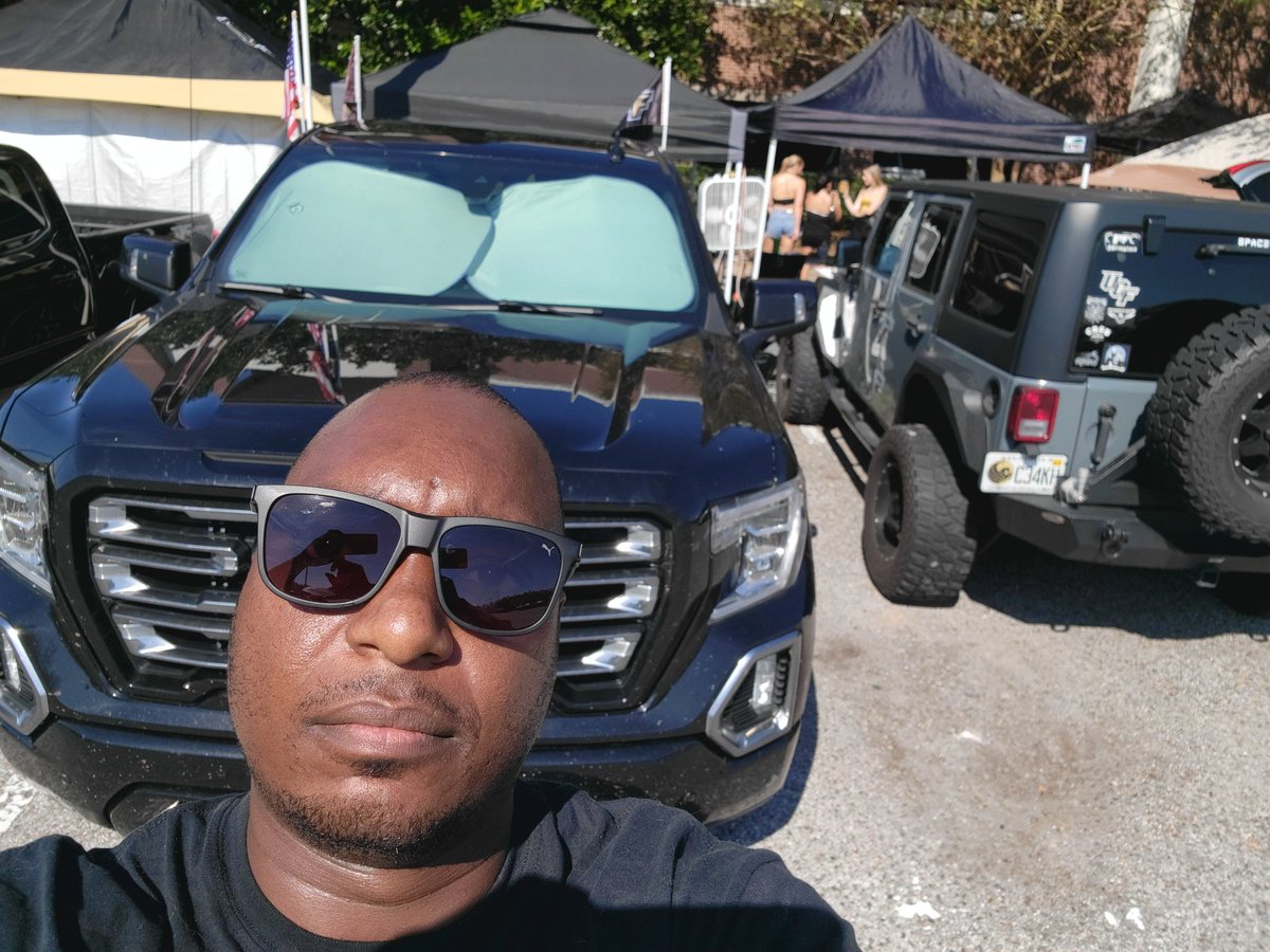 VThrust's tweet image. Greetings from University of Central Florida, waiting to watch my favourite football team UCF Football soon. The time is 11:23hrs right now, that will be 17:23hrs in my Country Botswana 🇧🇼 right now, a 6 hours difference. GO KNIGHTS CHARGE ON!!