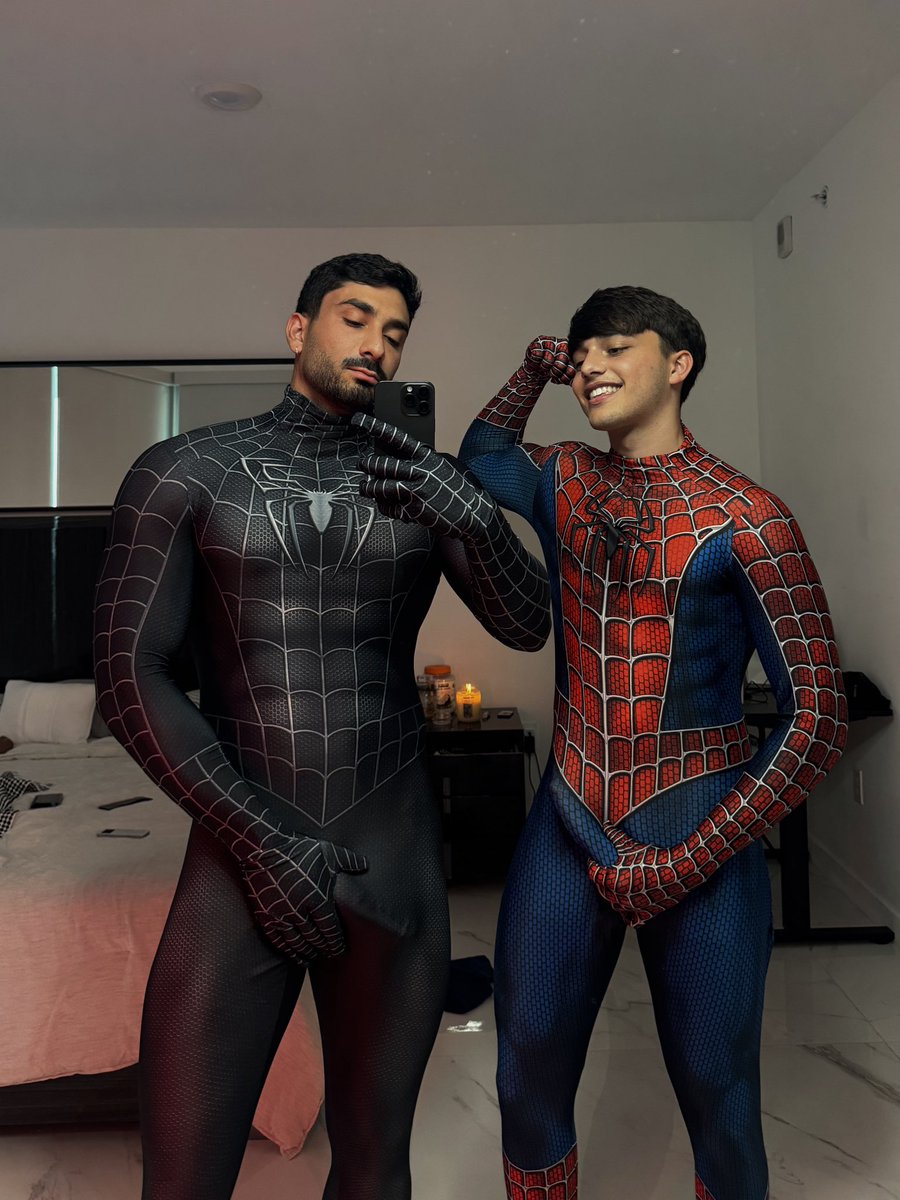 Halloween collab out 6pm today! heeyaa retweeted. 