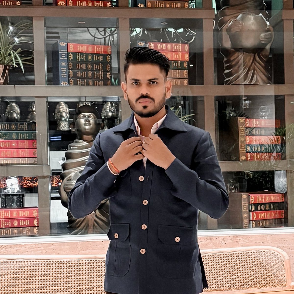 DesignerDurgesh's tweet photo. #NewProfilePic https://t.co/xUejVjYkNA
