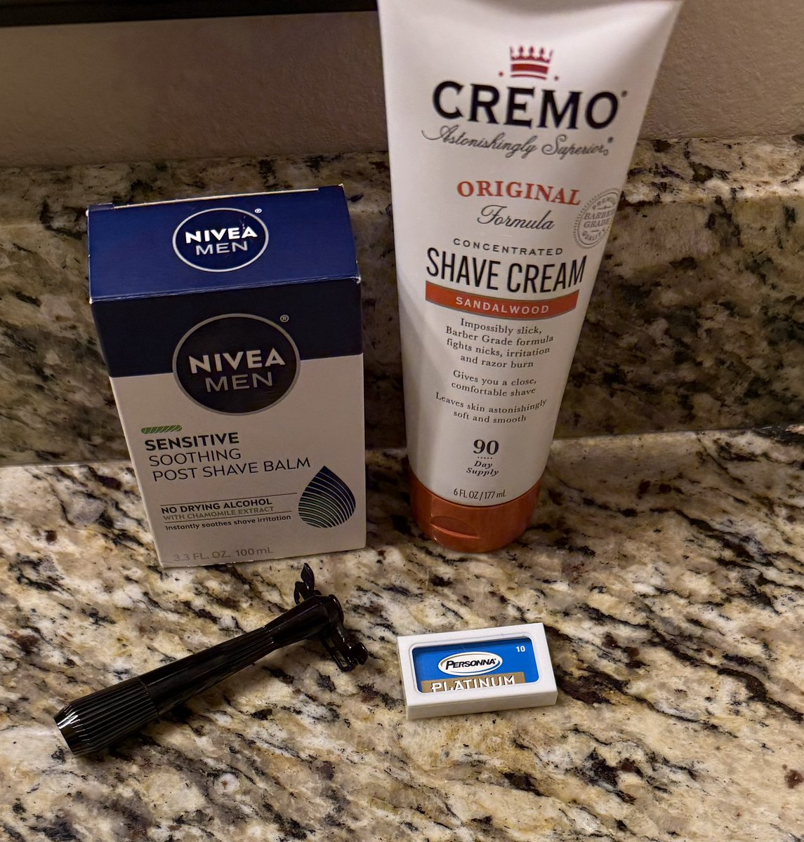 SunRisingSoul's tweet photo. Good Saturday everyone. Hope all is going well.

Razor: Leaf Twig
Blade: Personna Platinum 
Lather: Cremo Sandalwood
Aftershave: Nivea Sensitive 

A simple sandalwood shave for Saturday. This is my favorite Cremo scent. 

Have a good day.

#life  #saturday #morning #inspire https://t.co/NN4GtgnOI8