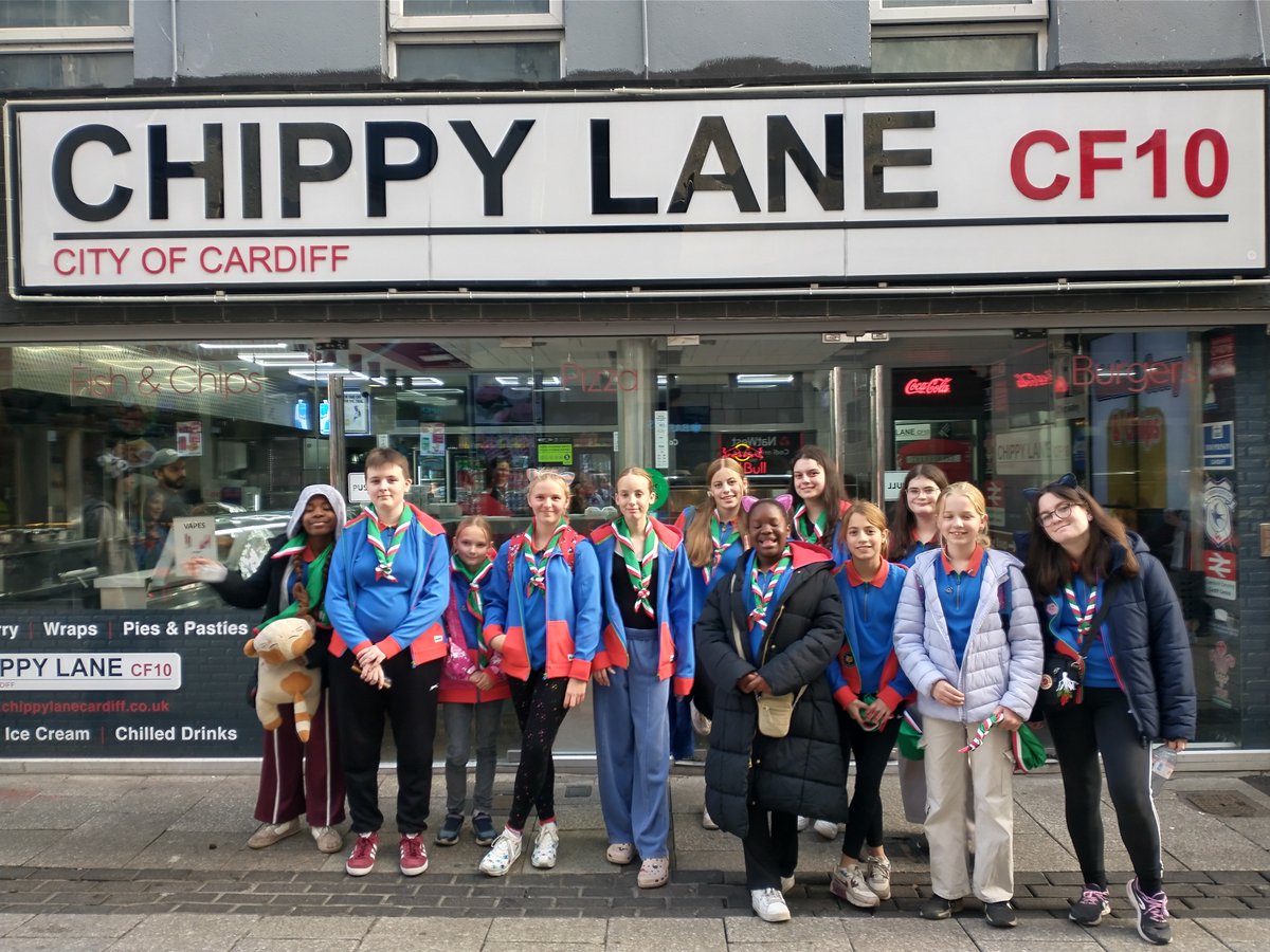 5thBeckGuides's tweet photo. Lobbing leeks and visiting the famous chippy alley #ConvergeOnCardiff @Guiding_LaSER https://t.co/cutwI6Qifz