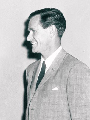timfattig's tweet photo. Seeing a LOT of people getting mad over the #WashingtonPost decision to skip a presidential endorsement this year. But try to cut them some slack: the Post has not been a truly independent media outlet since publisher #PhilGraham went to Arizona in 1963, spoke a little too freely about #JFK and #MaryPinchotMeyer, and got dead a few months later. 🤷🏻