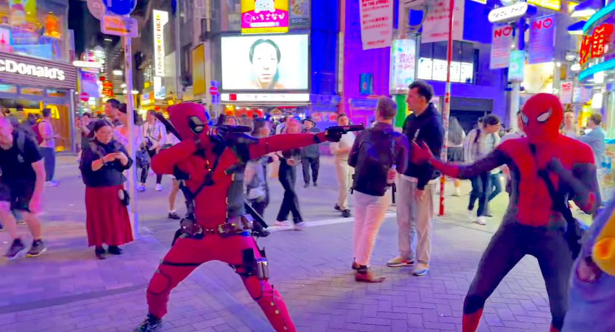 mayuahx's tweet photo. 11pm on October 26th, 2024, the temperature in #Shibuya, #Tokyo, night is a cool 19 degrees. 🌖
Today is the weekend before Halloween, so...
It's very crowded with people tonight
#TokyoNight #WalkInTokyo #DateInTokyo #ひとりデート https://t.co/Ht6GE0ht6P